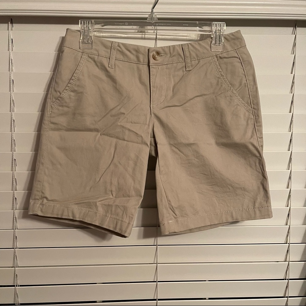 Aeropostale Twill Khaki Cargo shorts Size 4